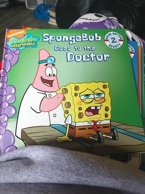 SpongeBob SquarePants Book - Green Cover with Yellow SpongeBob and Pink Patrick
